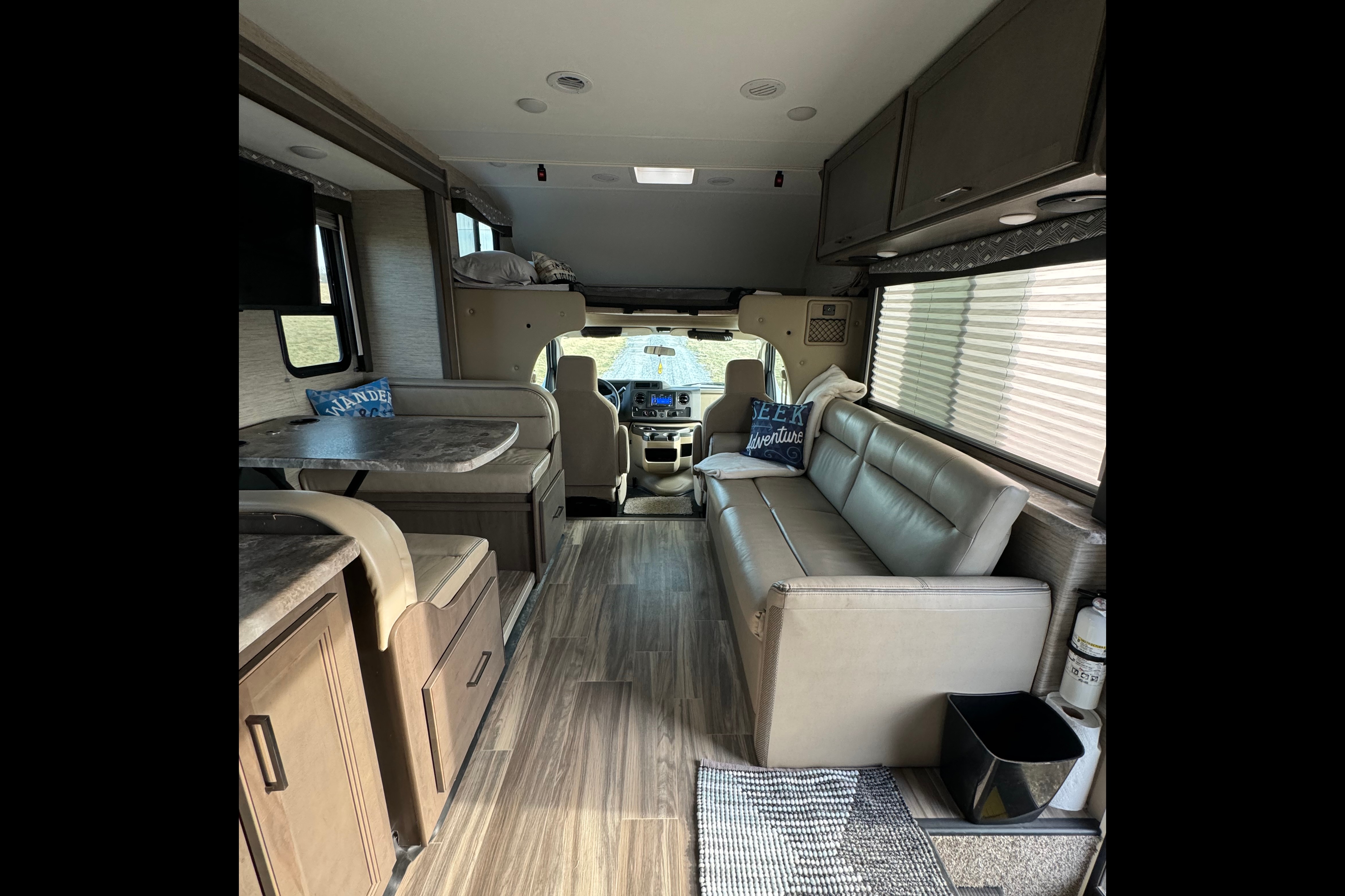 G&G Thor Motor Coach Four Winds Class C