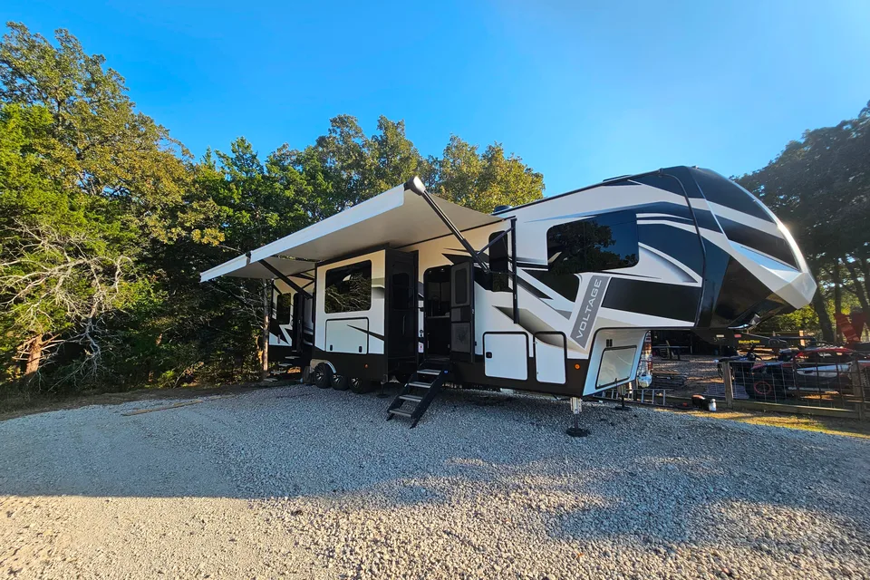 Anthony's Dutchmen 2020 Toy Hauler