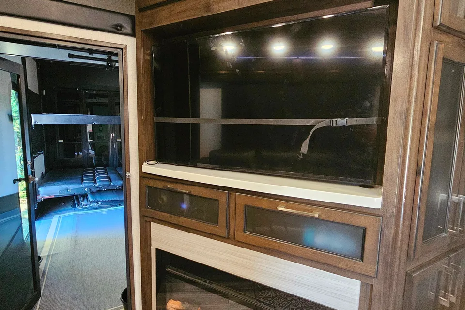 Anthony's Dutchmen 2020 Toy Hauler