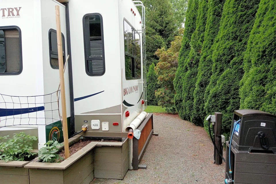 Harrison Hot Springs Set location - non moveable