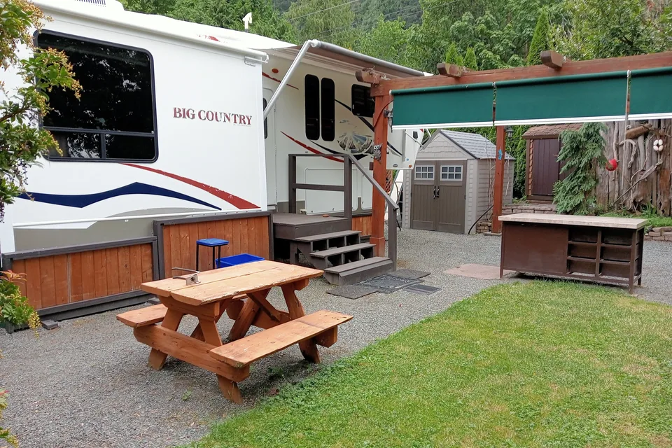 Harrison Hot Springs Set location - non moveable