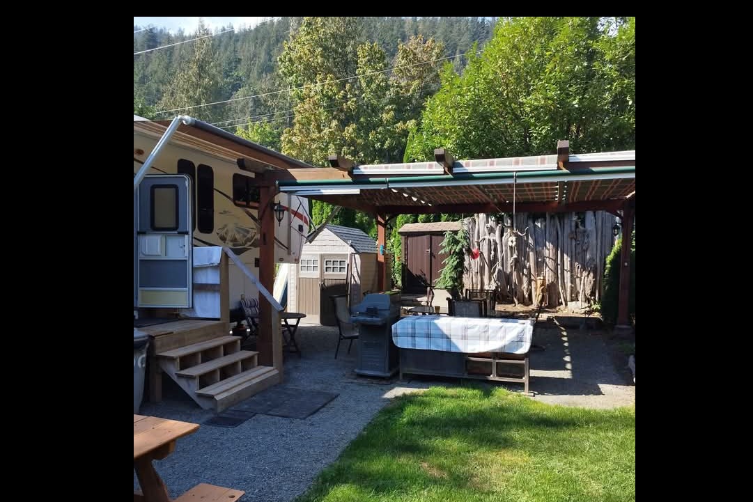 Harrison Hot Springs Set location - non moveable