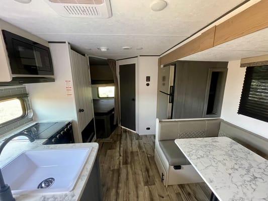 Brand New! 2026 DUTCHMEN ASPEN TRAIL 23 BH LE