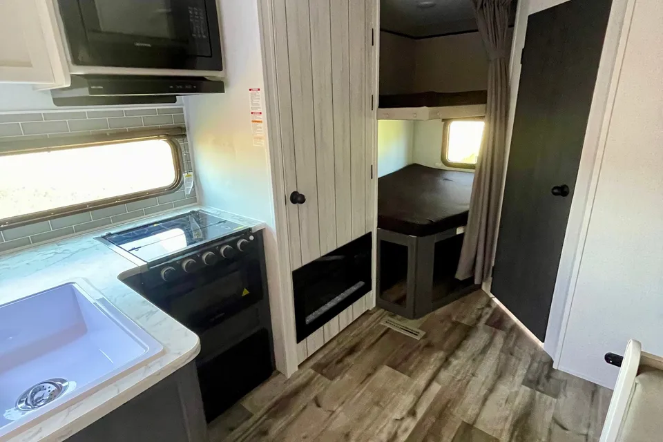 Brand New! 2026 DUTCHMEN ASPEN TRAIL 23 BH LE