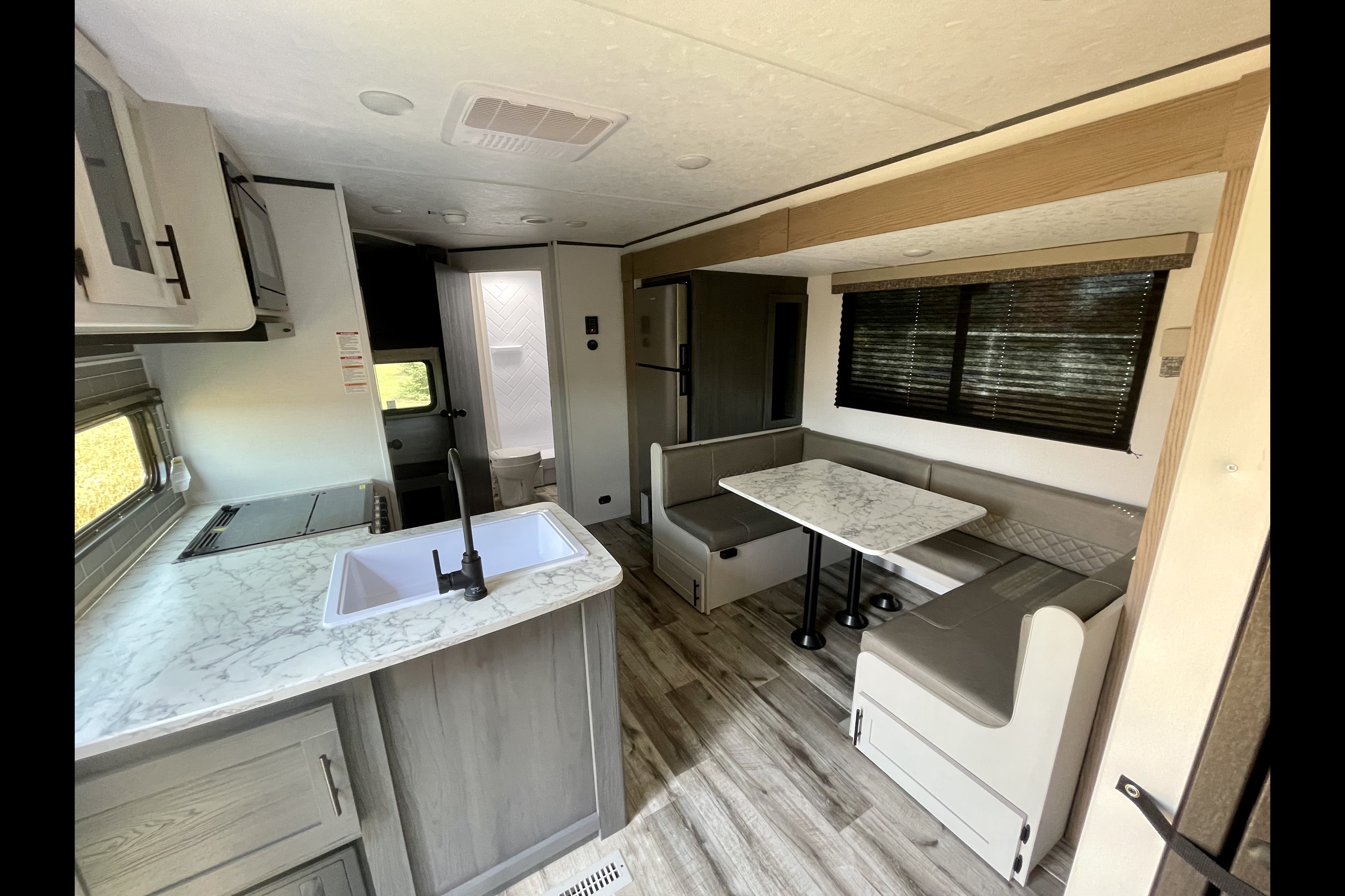 Brand New! 2026 DUTCHMEN ASPEN TRAIL 23 BH LE