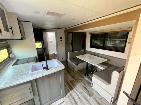 Brand New! 2026 DUTCHMEN ASPEN TRAIL 23 BH LE