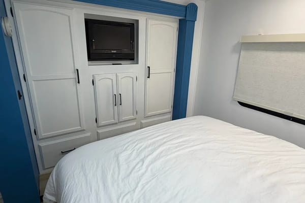 (#14) Fully Remodeled 34ft Class A RV- 2 slide outs- Burning man, EDC, Camp