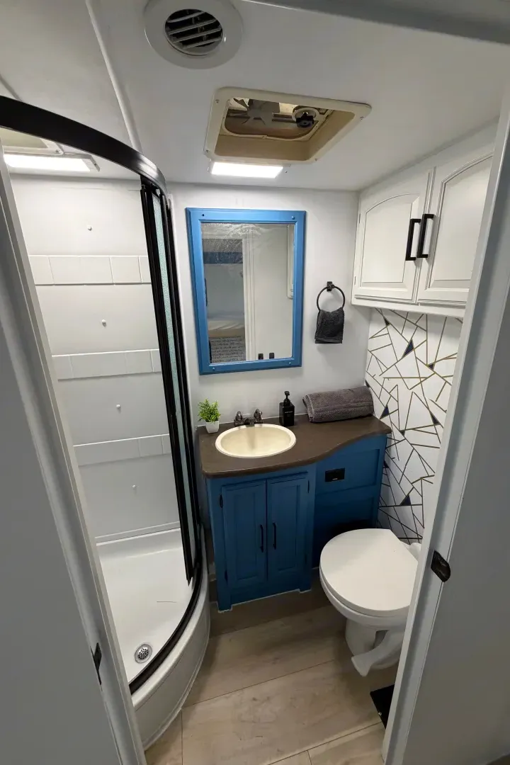 (#14) Fully Remodeled 34ft Class A RV- 2 slide outs- Burning man, EDC, Camp