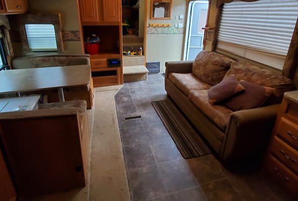 Stews Keystone Laredo 32 Fifth Wheel