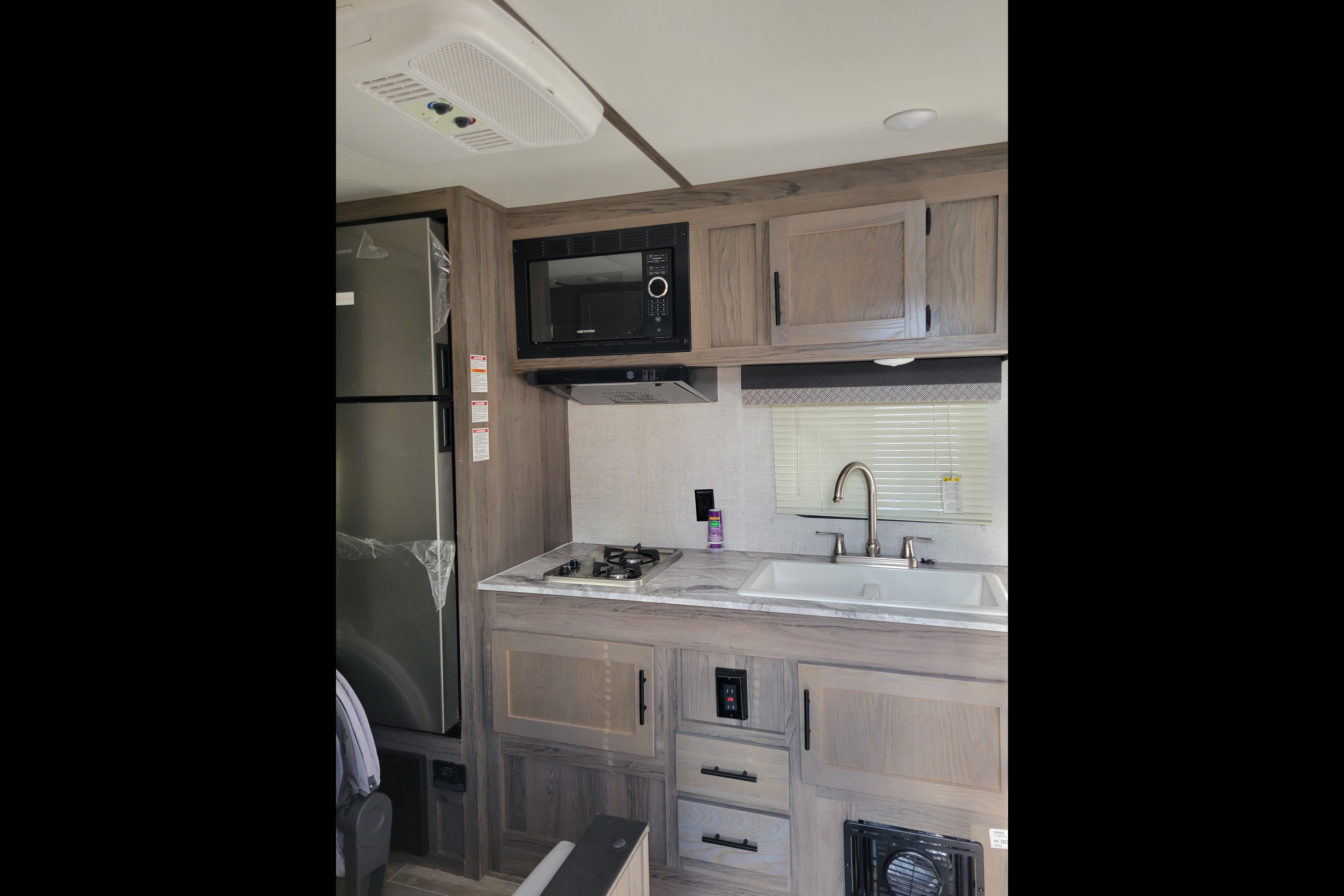 Jordan's Gulf Stream Kingsport 248bh Travel Trailer