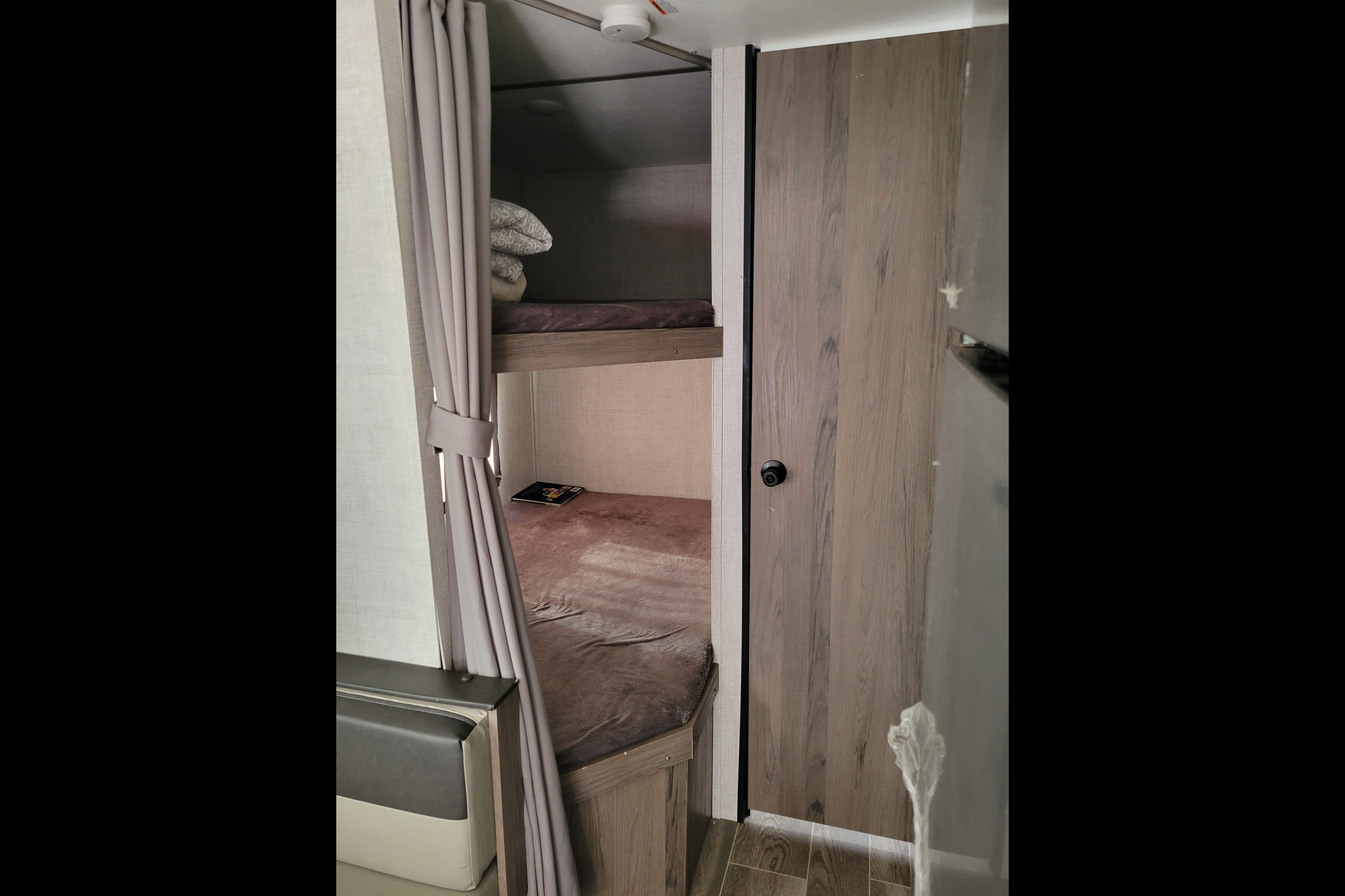 Jordan's Gulf Stream Kingsport 248bh Travel Trailer