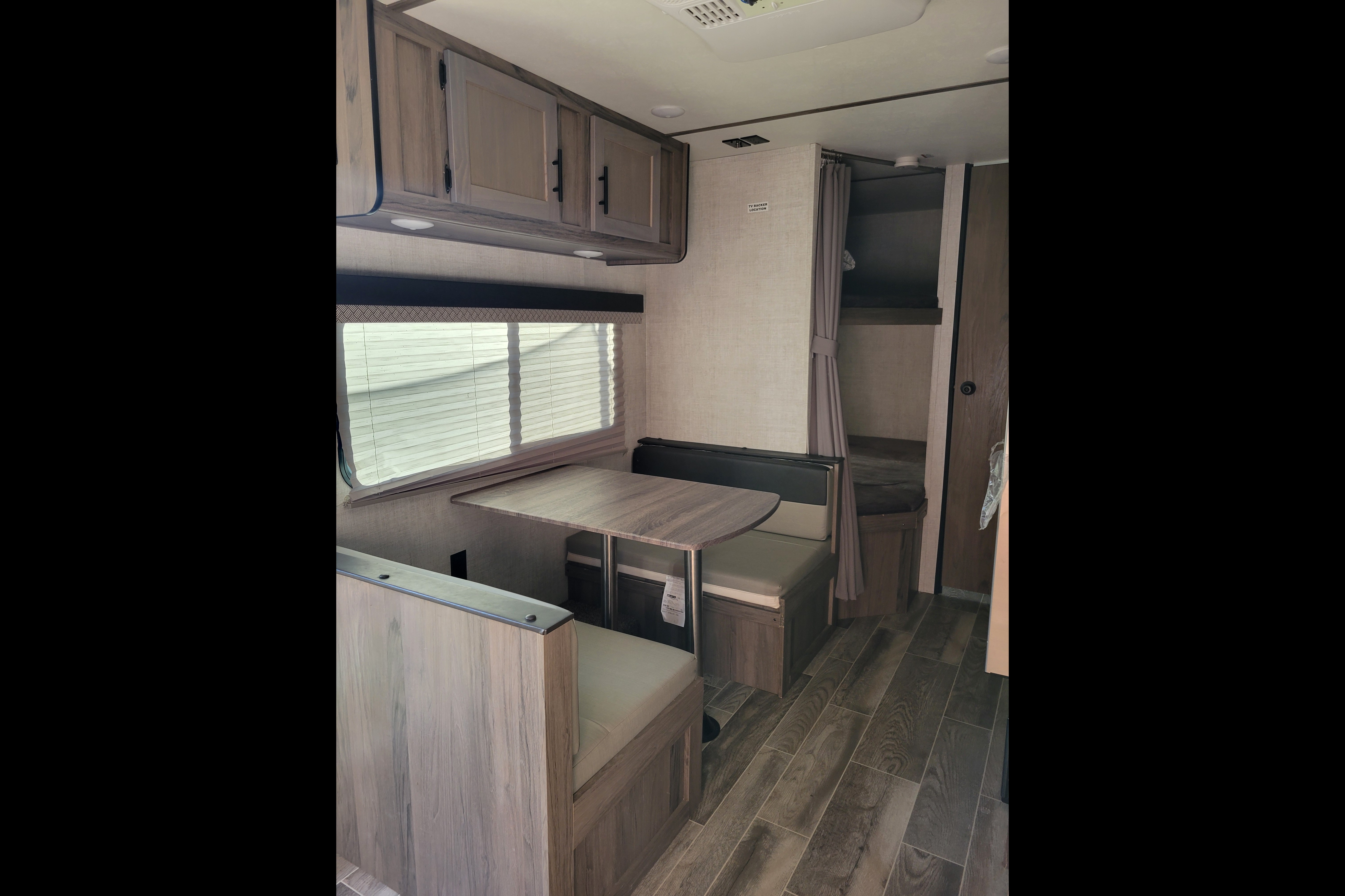 Jordan's Gulf Stream Kingsport 248bh Travel Trailer