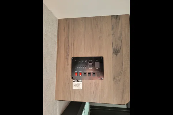 Jordan's Gulf Stream Kingsport 248bh Travel Trailer