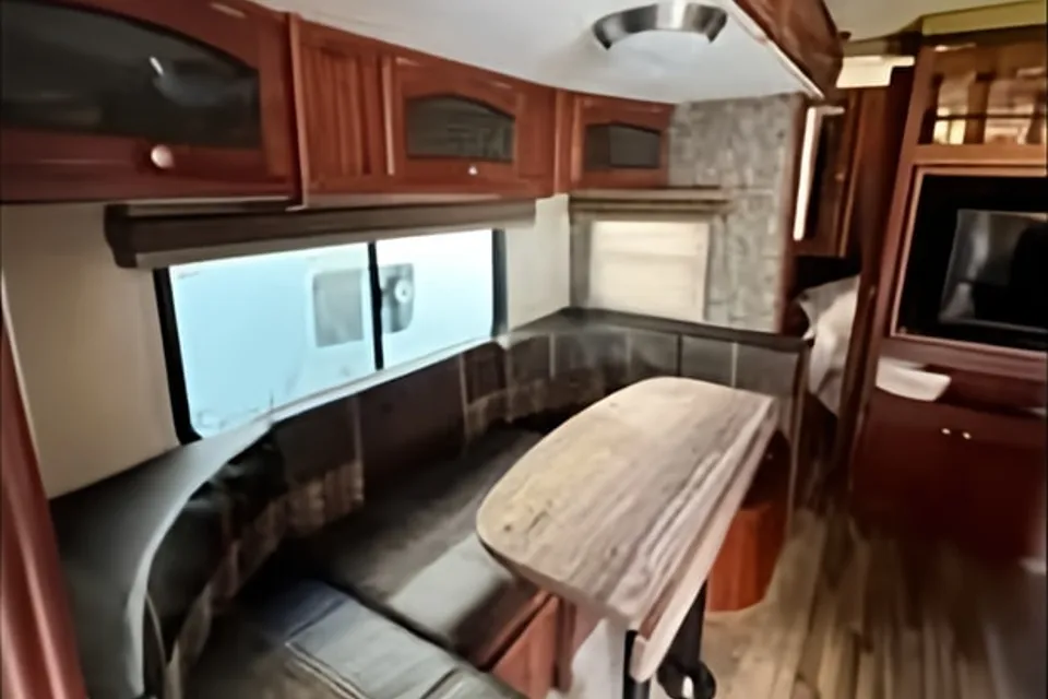 Stix & Stones Heartland NorthTrail – Couples Glamper Adventure Awaits! 