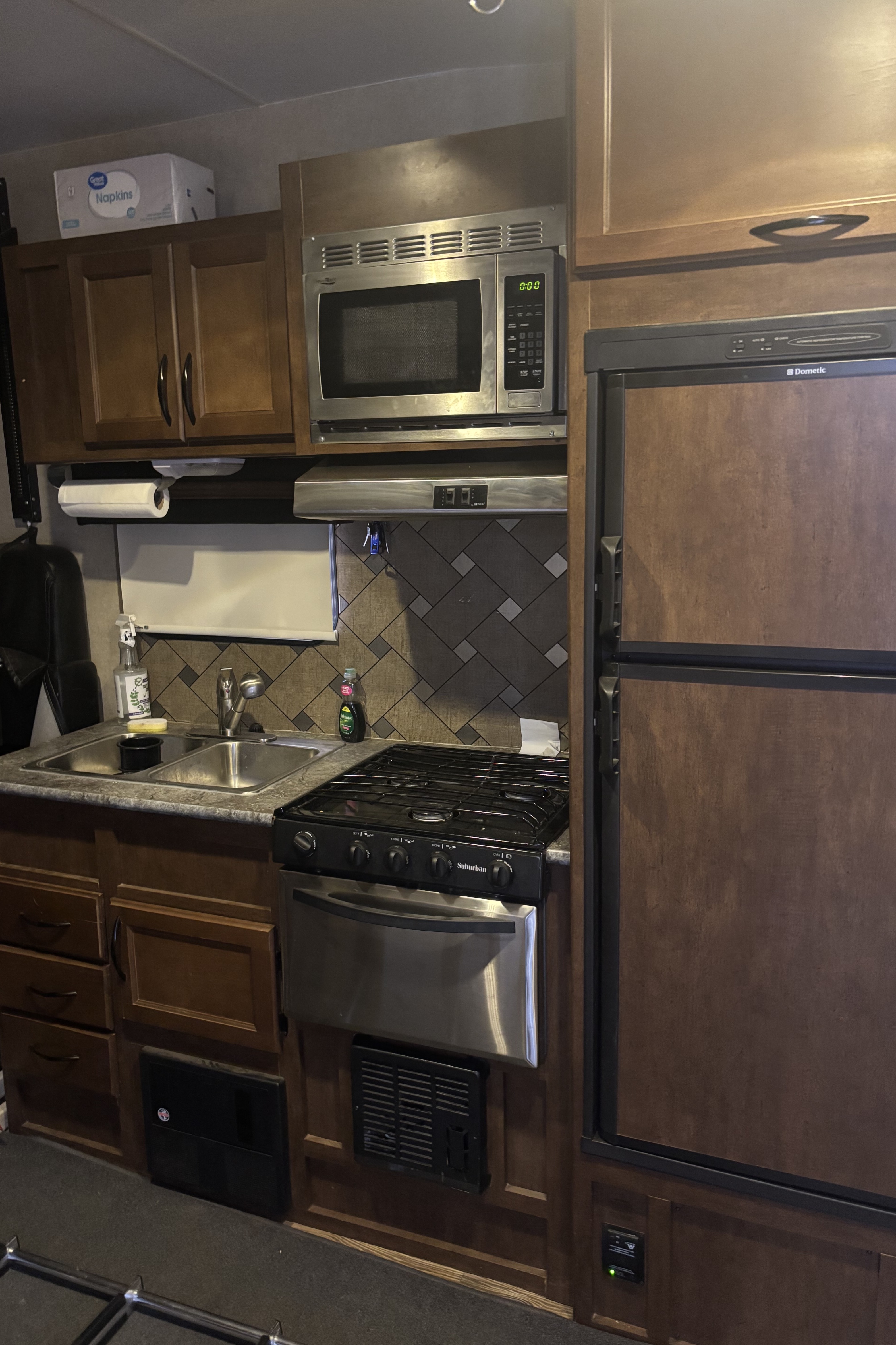 Pacific Coachworks 21fs Toy Hauler