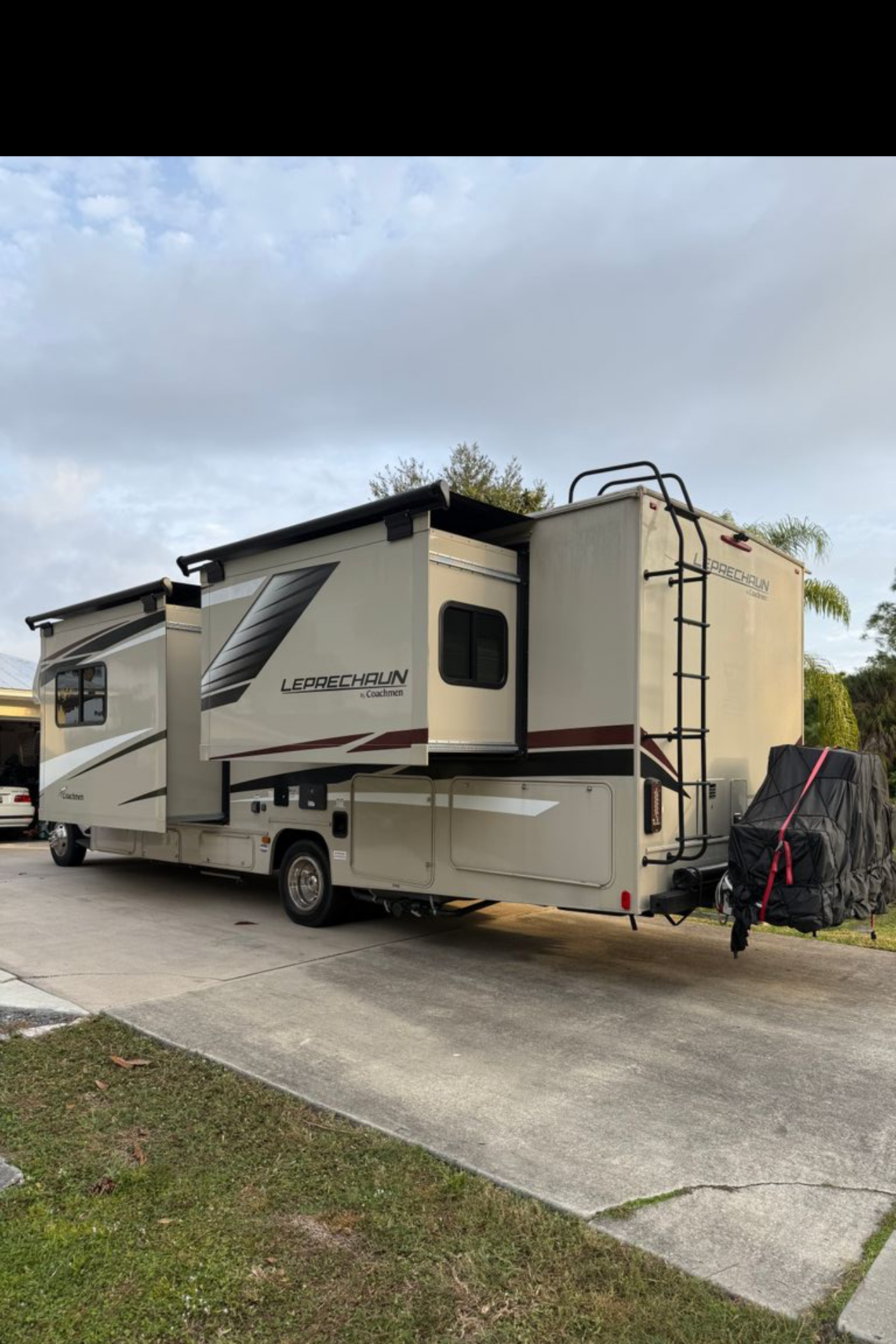 Marcel's Coachmen Leprechaun Class C