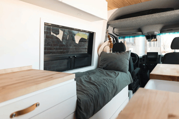Felix's Mercedes-Benz Sprinter Class B