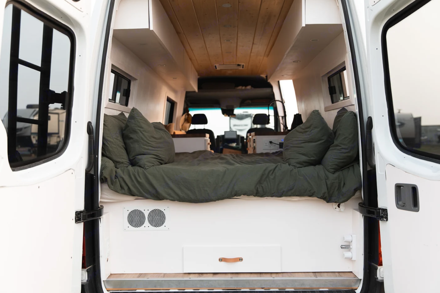Felix's Mercedes-Benz Sprinter Class B