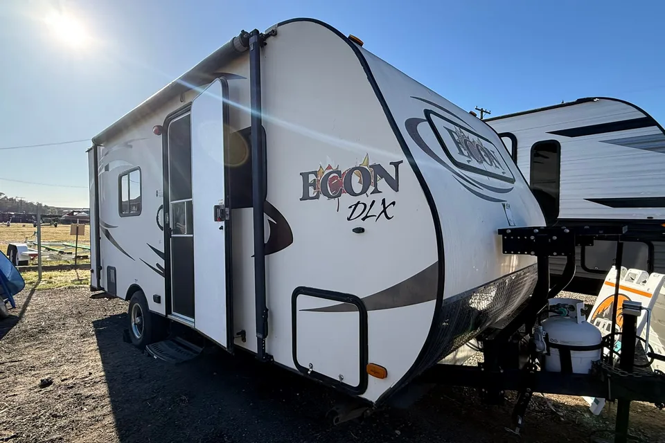 2016 Pacific Coachworks Econ 16RB (Delta Disco)