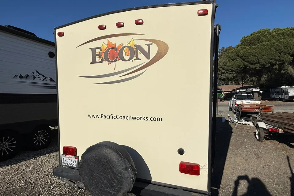 2016 Pacific Coachworks Econ 16RB (Delta Disco)