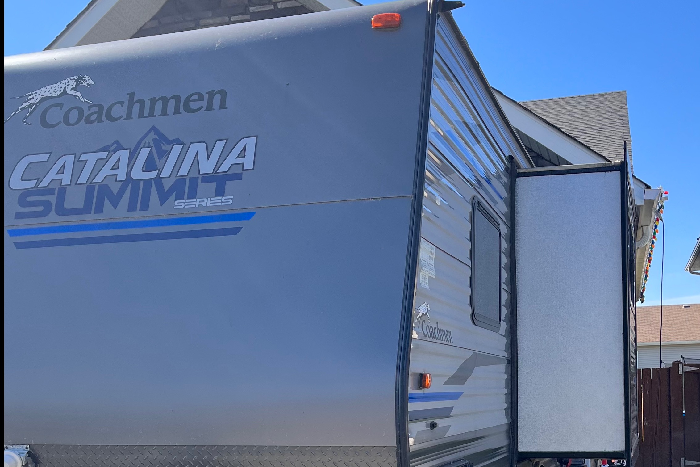 2019 Coachmen- Catalina Summit Travel Trailer