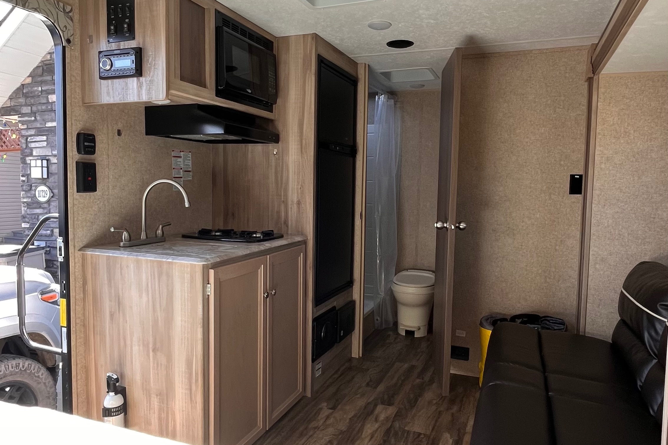 2019 Coachmen- Catalina Summit Travel Trailer