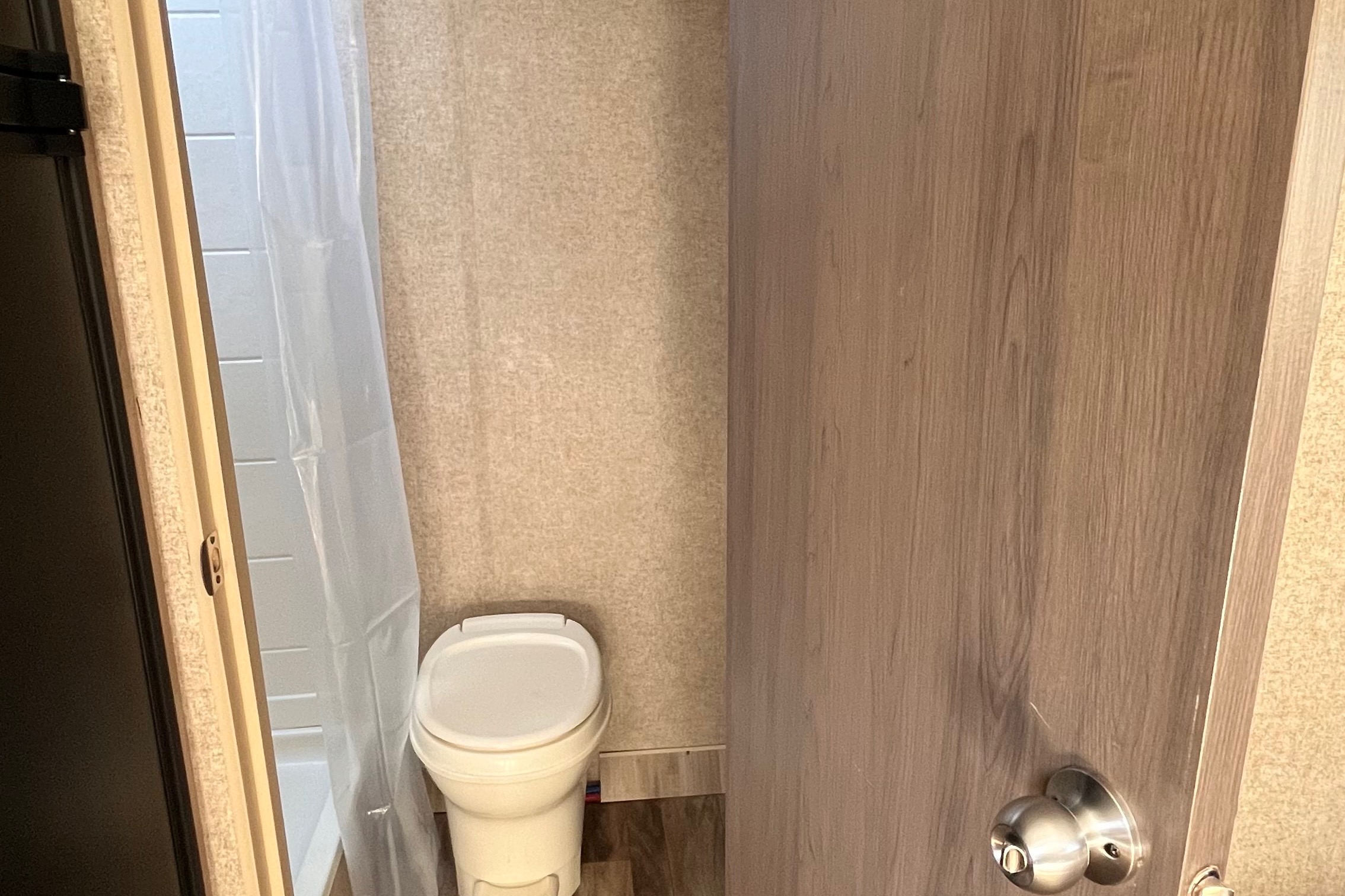 2019 Coachmen- Catalina Summit Travel Trailer