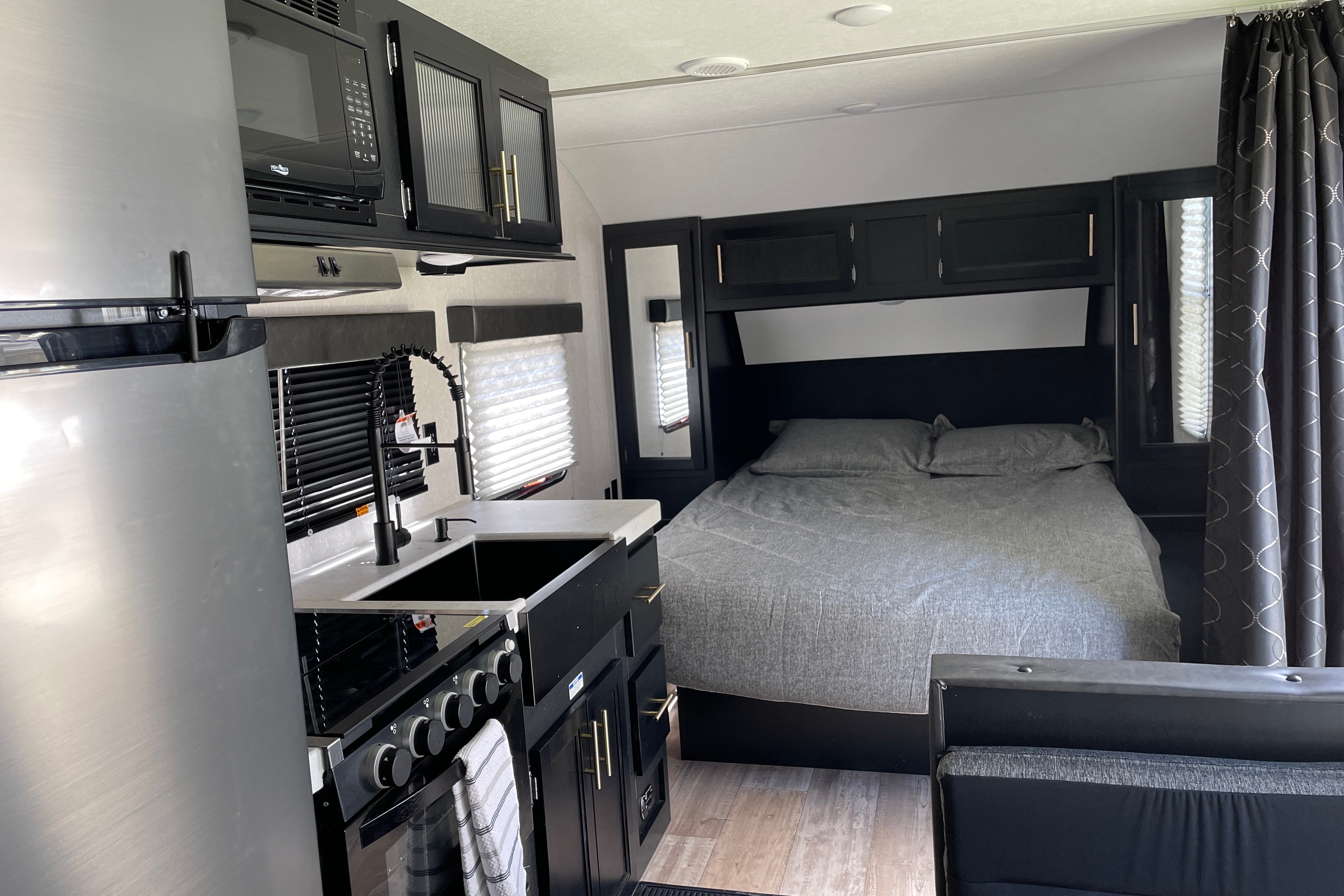 GEMICO 001 GREY WOLF Travel Trailer