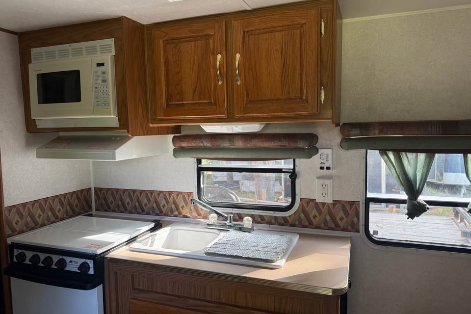 Samantha's Jayco Eagle Travel Trailer **VERY CLEAN** Sleeps 7-8