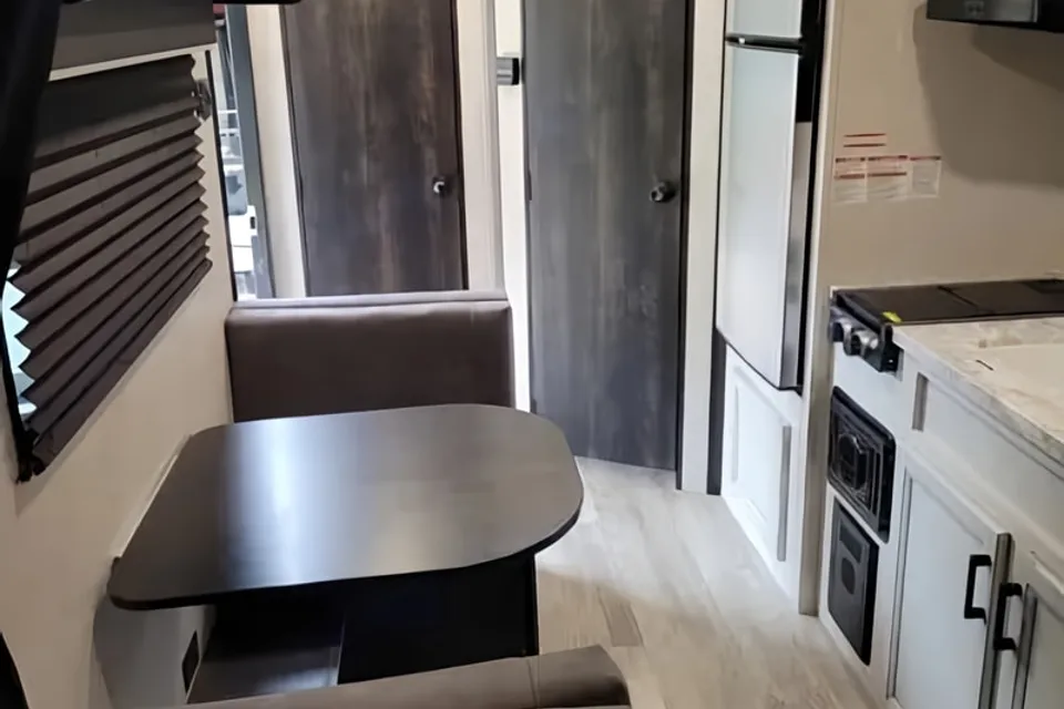  Jayco Jay Flight SLX 195RB Travel Trailer