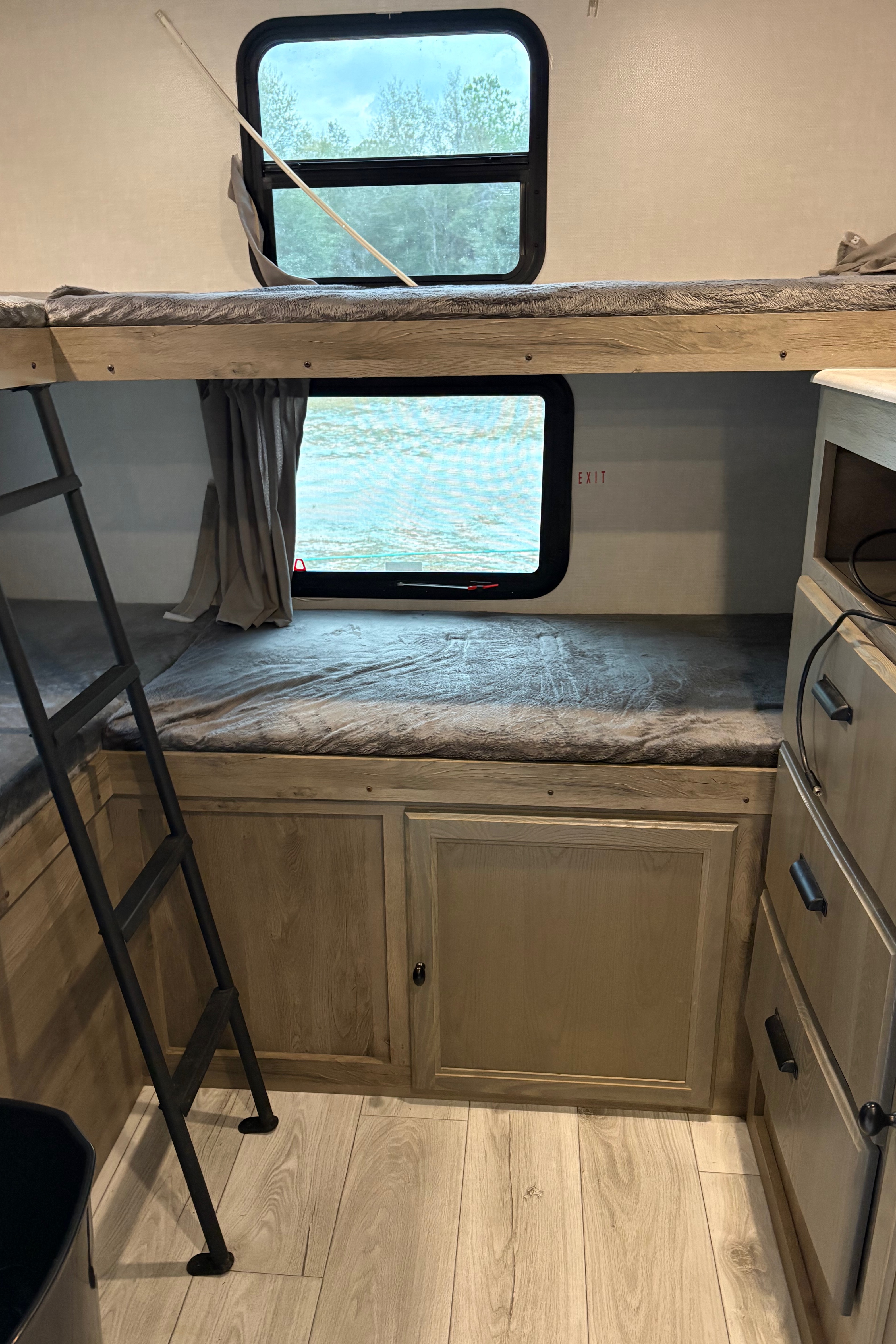 Rodney's Forest River Surveyor Legend Travel Trailer