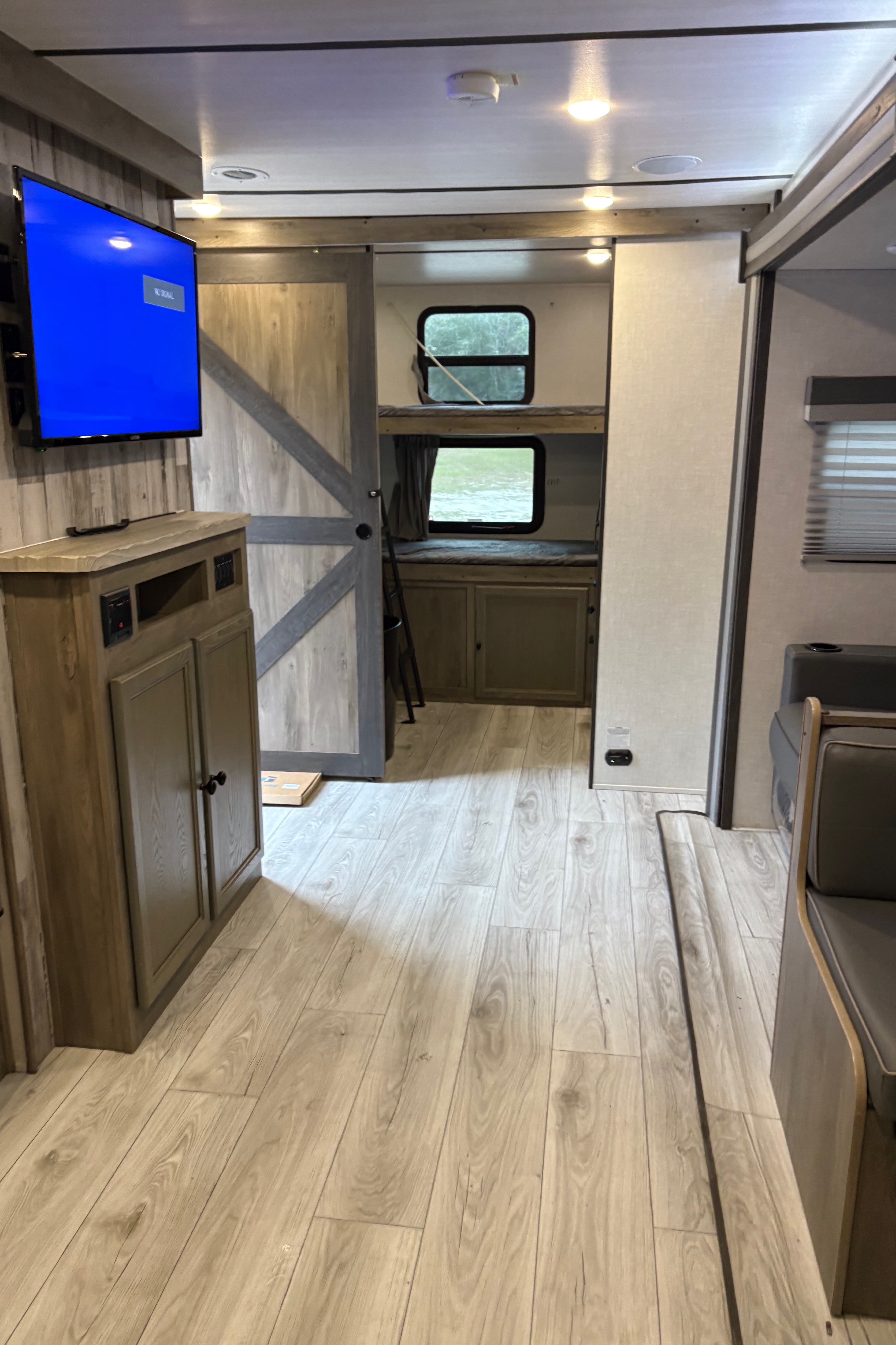 Rodney's Forest River Surveyor Legend Travel Trailer