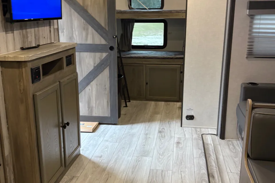 Rodney's Forest River Surveyor Legend Travel Trailer