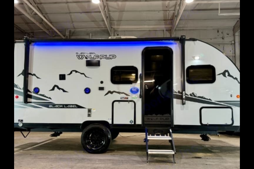 WolfPup light Weight and easy to Tow