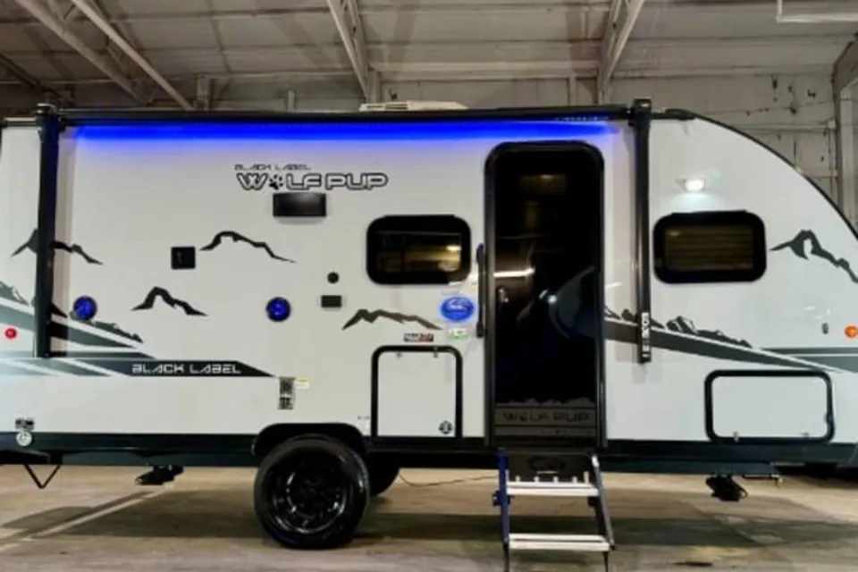 WolfPup light Weight and easy to Tow