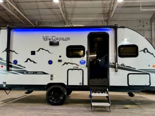 WolfPup light Weight and easy to Tow