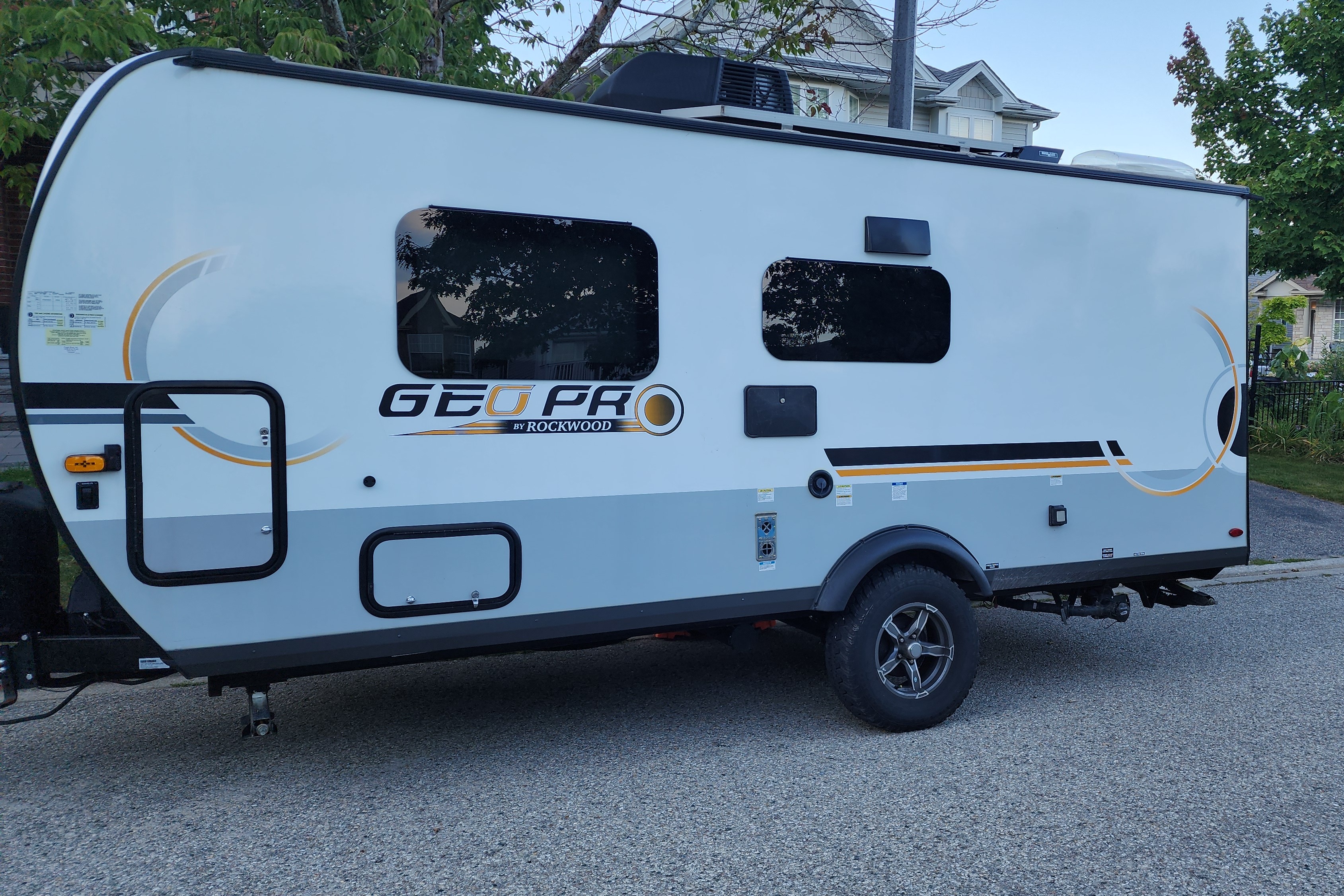 Adventure-Ready GeoPro 19FD — Lightweight, Modern, and Cozy!