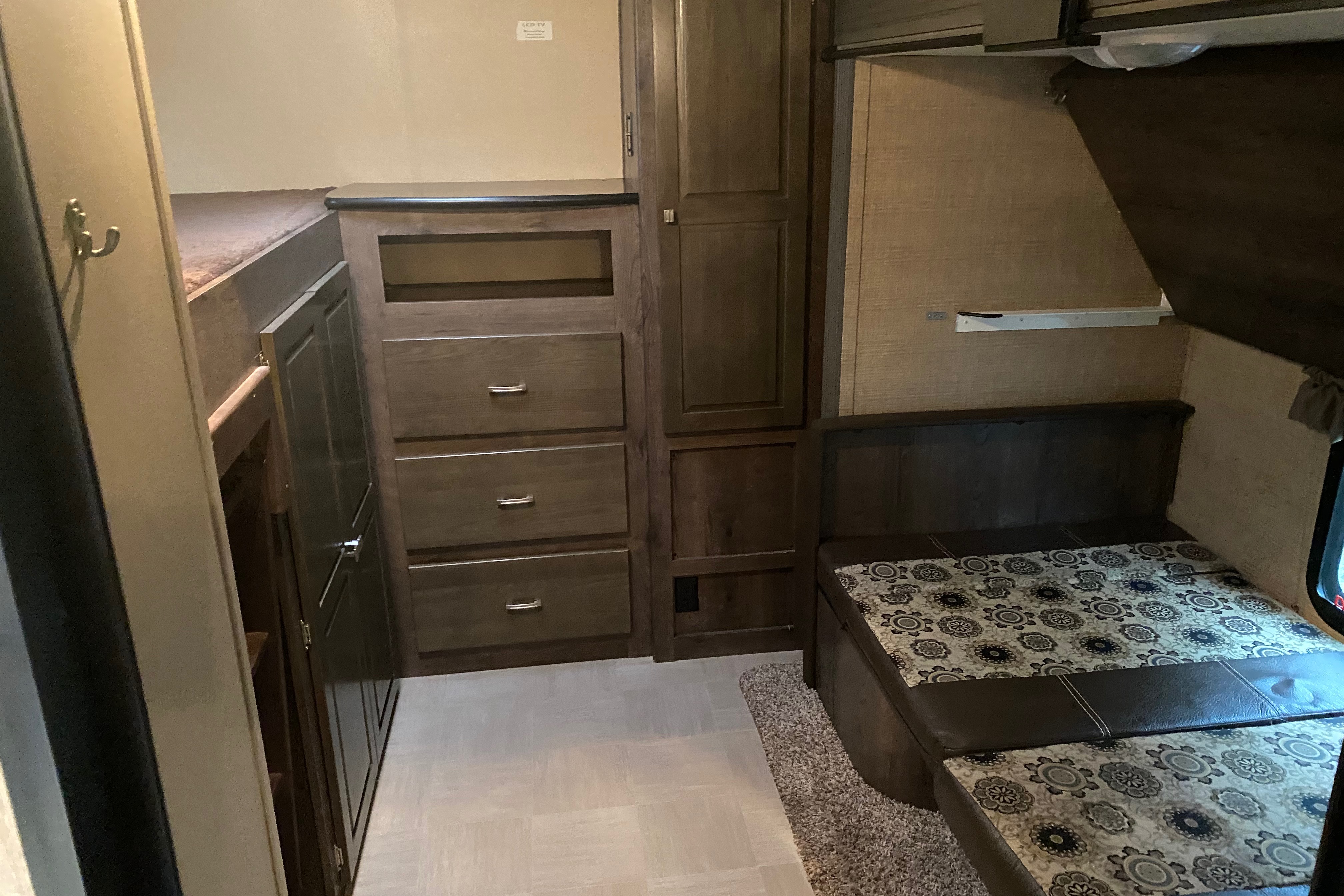 Kevin's Dutchmen 300bhsl Travel Trailer