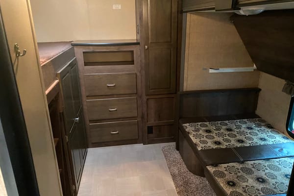 Kevin's Dutchmen 300bhsl Travel Trailer