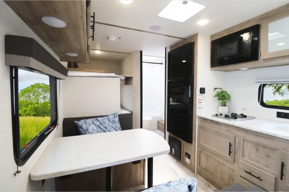 Monique's Family Fun Brand NEW 2025 CLASSIC GRAND RIVER 22MB Travel Trailer