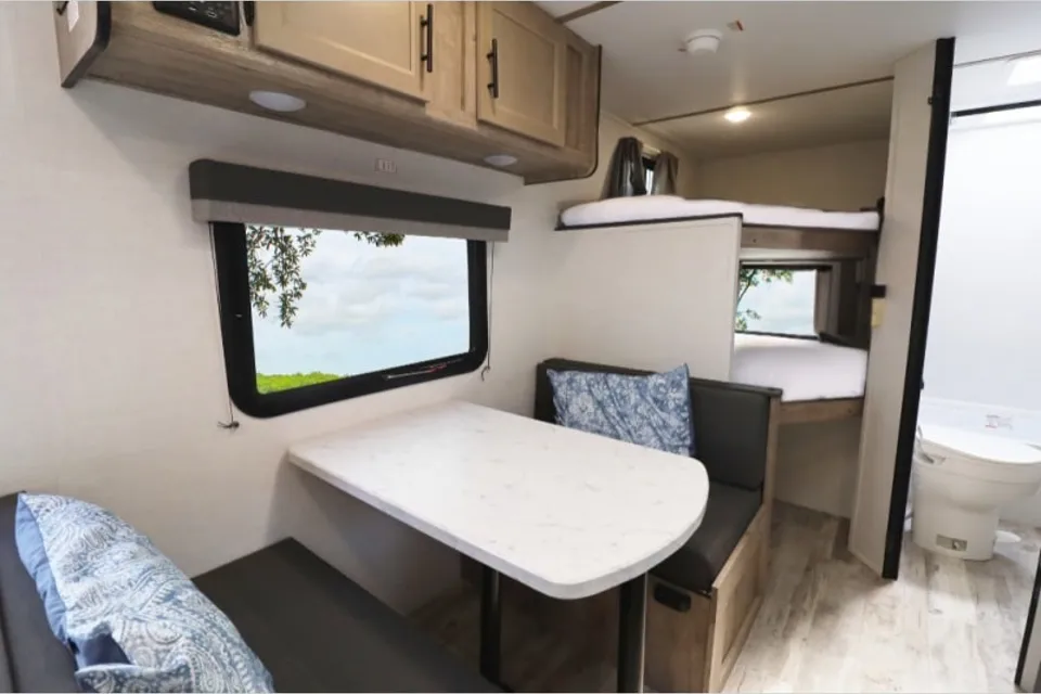 Monique's Family Fun Brand NEW 2025 CLASSIC GRAND RIVER 22MB Travel Trailer