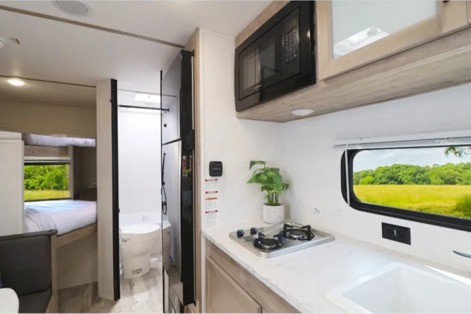 Monique's Family Fun Brand NEW 2025 CLASSIC GRAND RIVER 22MB Travel Trailer