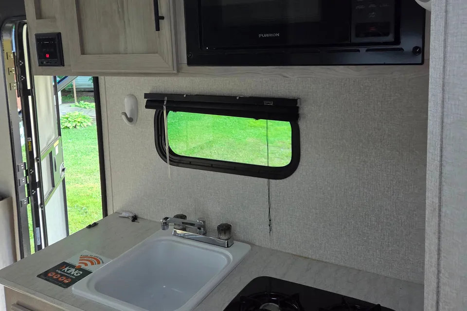 2022 Coachmen Hybrid