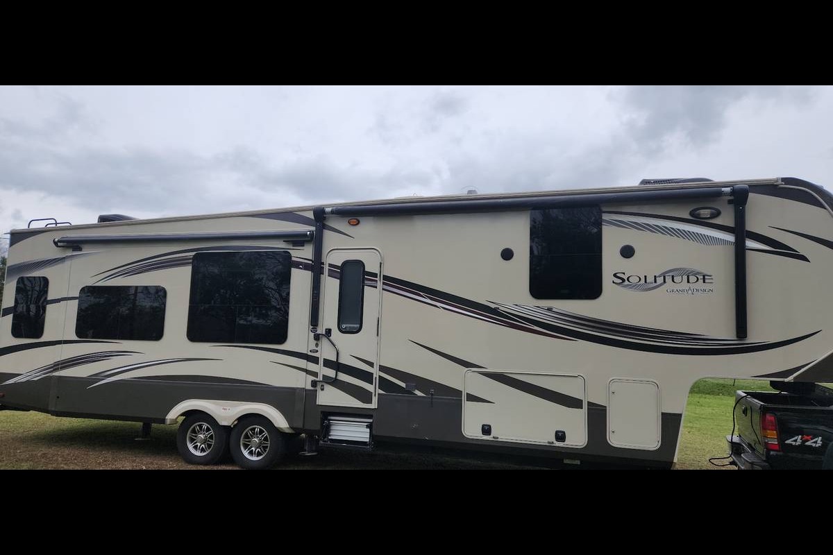 Luke's Grand Design 5th wheel