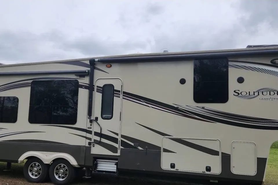 Luke's Grand Design 5th wheel
