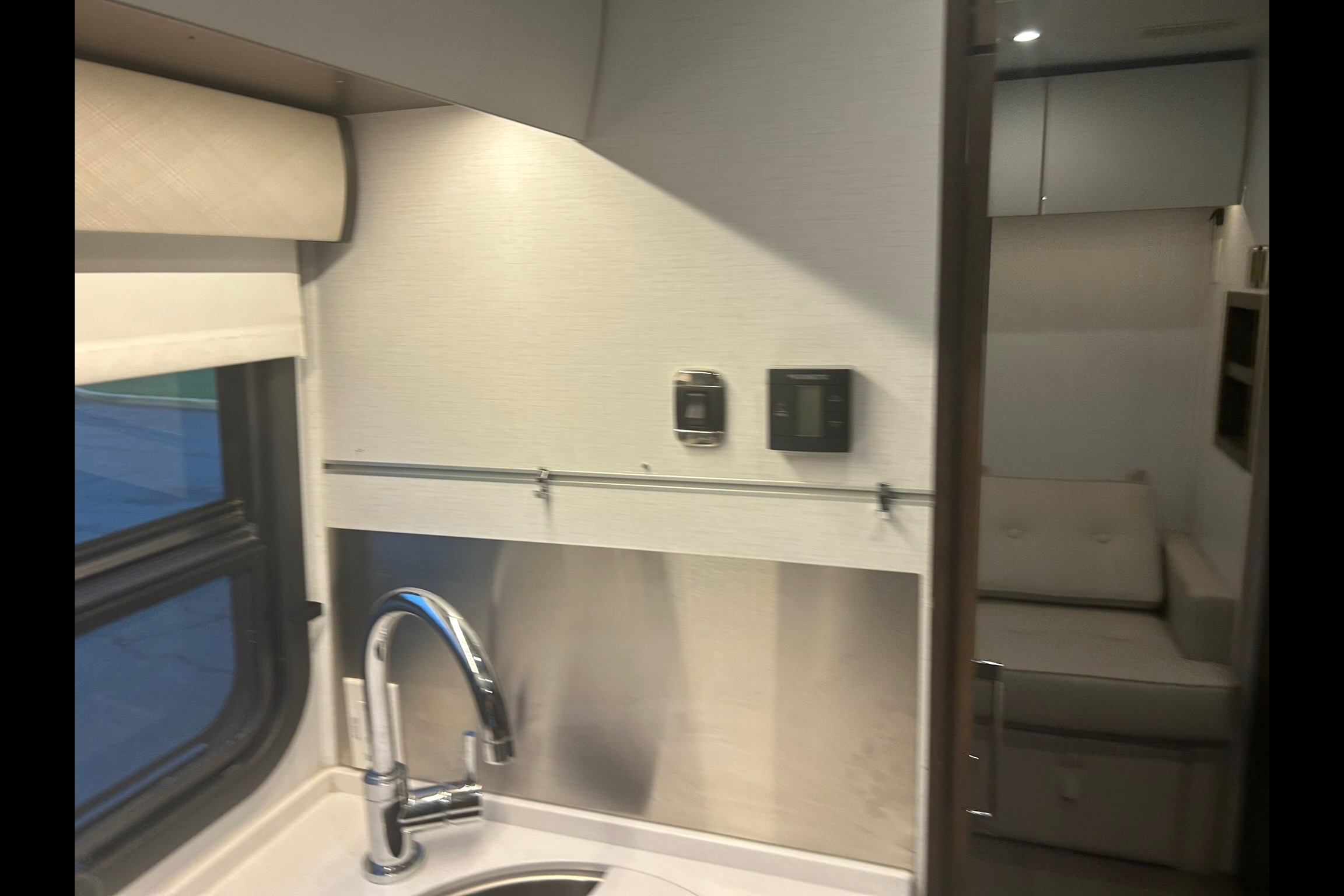 John's Leisure Travel Vans Unity Fx Class B