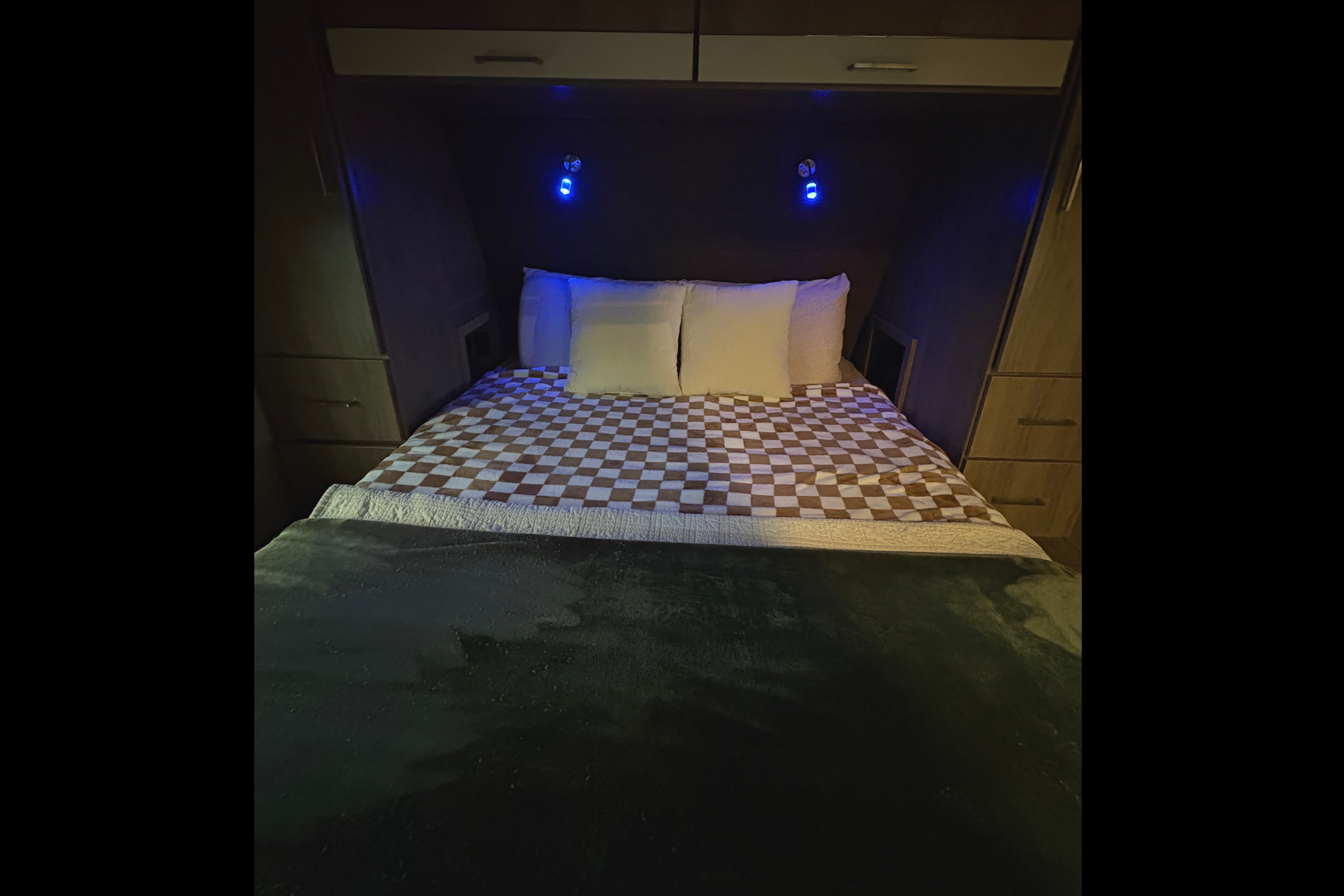 The Bedside Manor