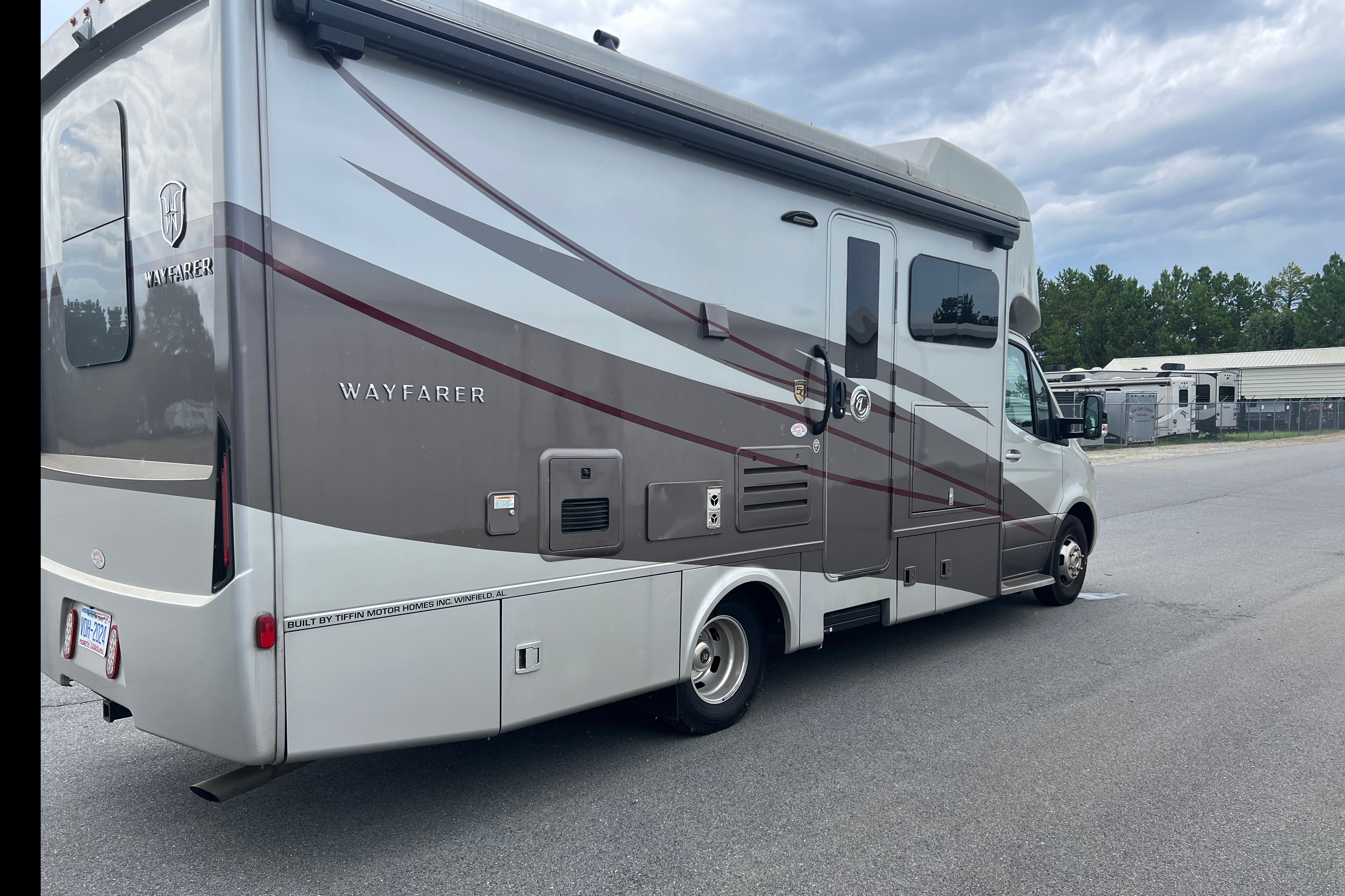 Tiffin Motorhomes Wayfarer Class C