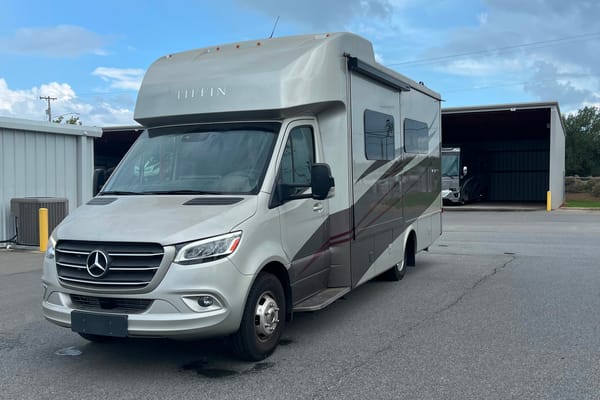 Tiffin Motorhomes Wayfarer Class C