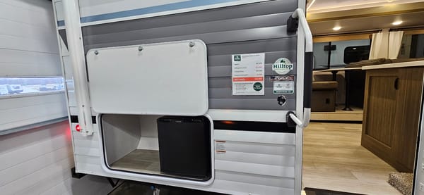 Salem 26 ICE (ICE2). 33 ft, Travel trailer Sleeps 8